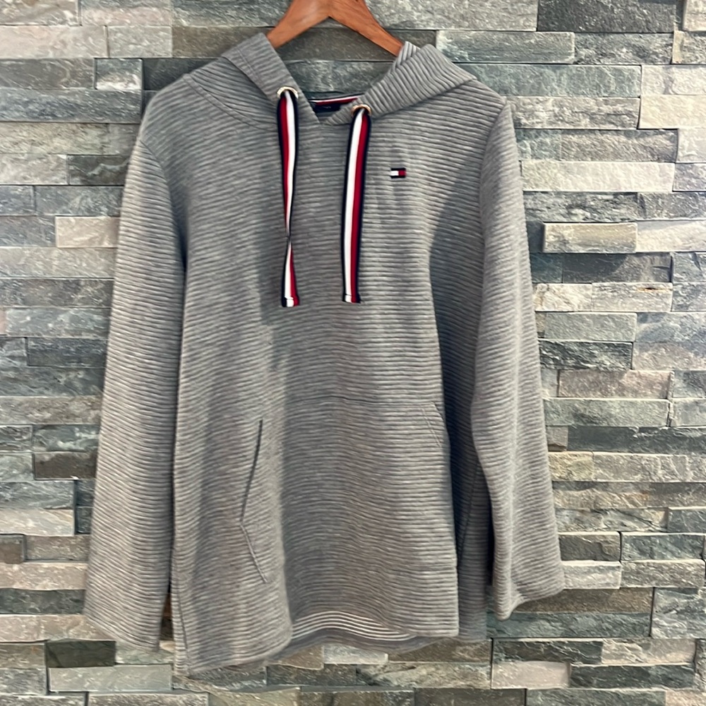 Tommy Hilfiger Light Hooded Sweatshirt (Large)